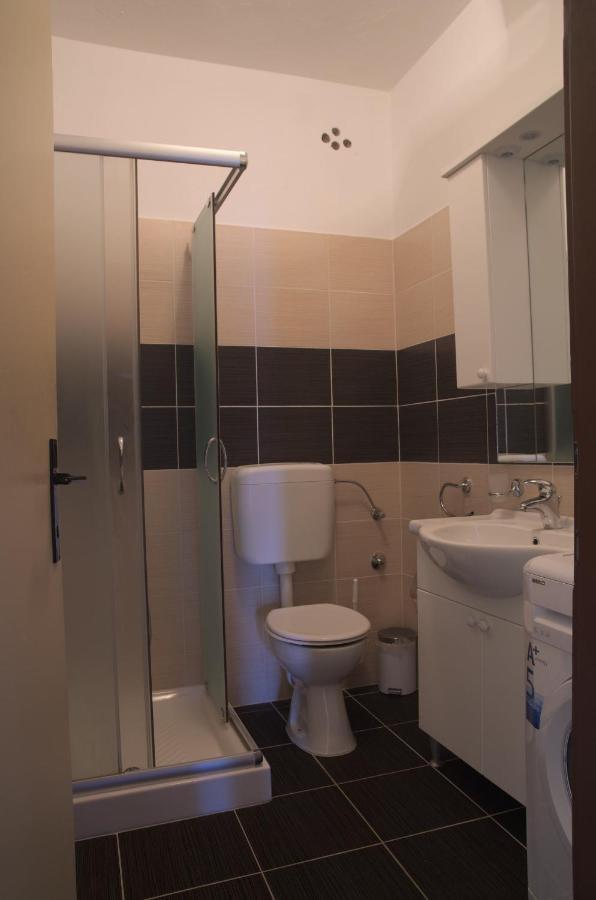 Fei Fei Apartments 2 Račišće 外观 照片